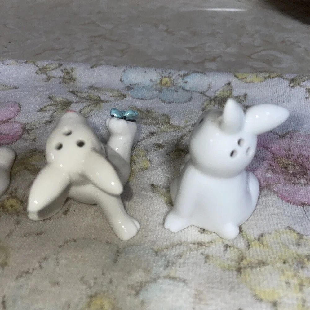 Two Pairs Of Easter Bunny‎ Salt And Pepper Shakers
